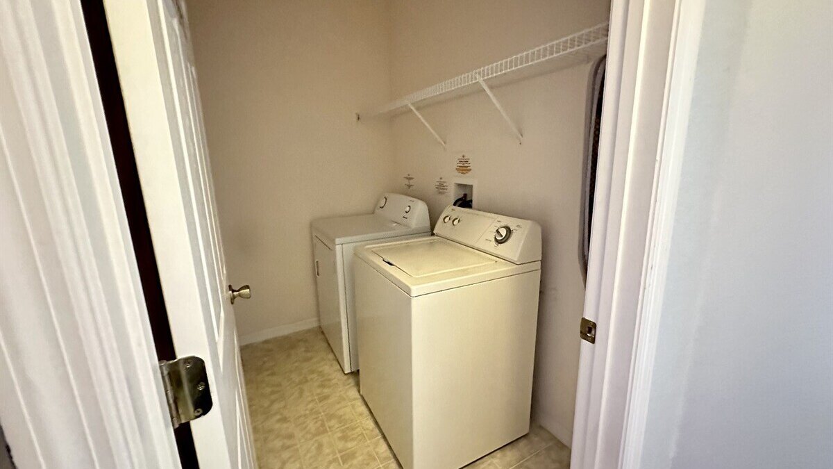 258-Sunset Themed Retreat - Sleeps 10 - Image 22