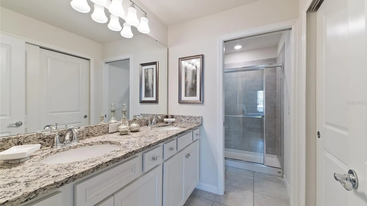 260 Luxury and Comfort 5 BD townhome at Resort - Image 13