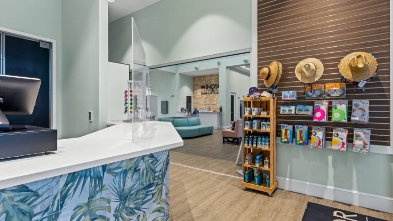 260 Luxury and Comfort 5 BD townhome at Resort - Image 32