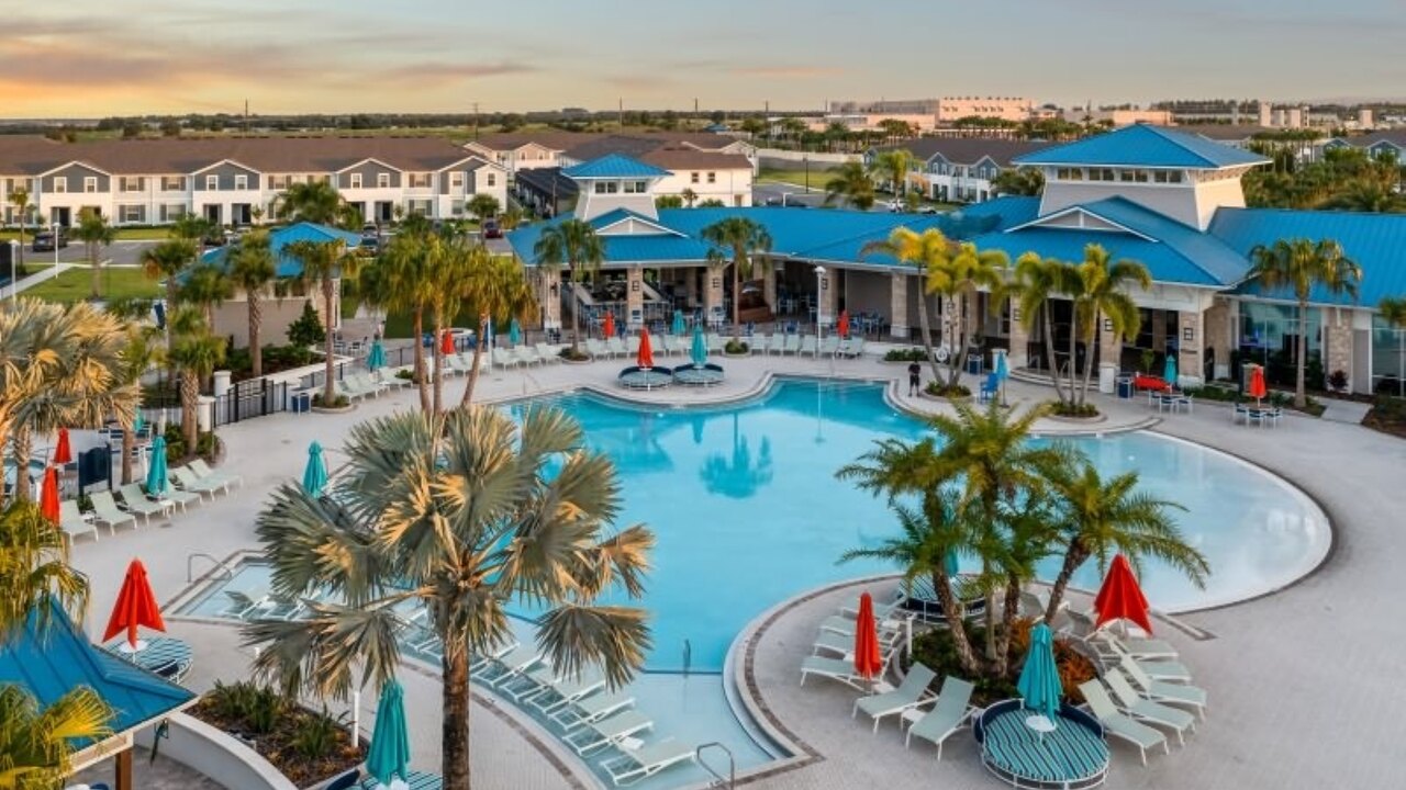 260 Luxury and Comfort 5 BD townhome at Resort - Image 45