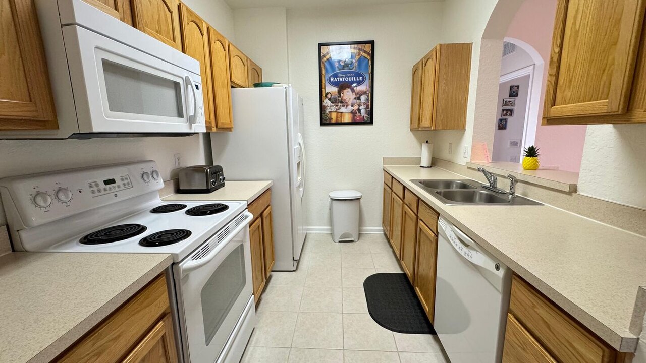 2778 Windsor Hills 3 Bed Condo- All Included - Image 18