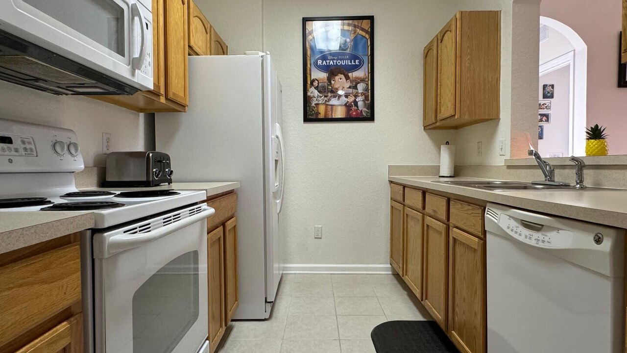 2778 Windsor Hills 3 Bed Condo- All Included - Image 19