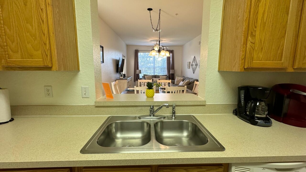 2778 Windsor Hills 3 Bed Condo- All Included - Image 21