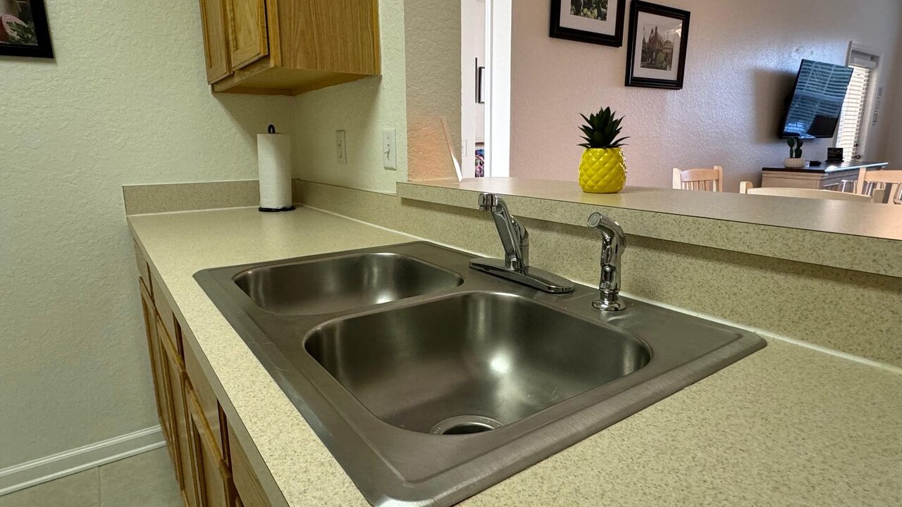 2778 Windsor Hills 3 Bed Condo- All Included - Image 22