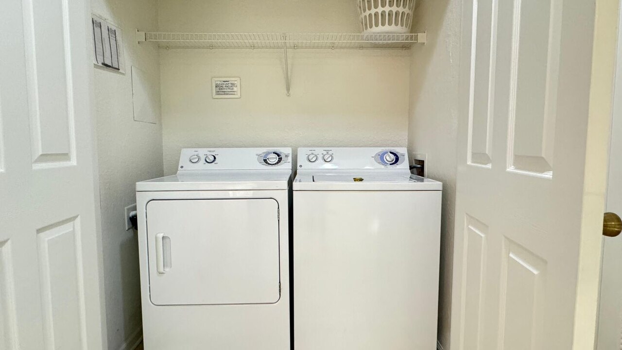 2778 Windsor Hills 3 Bed Condo- All Included - Image 47