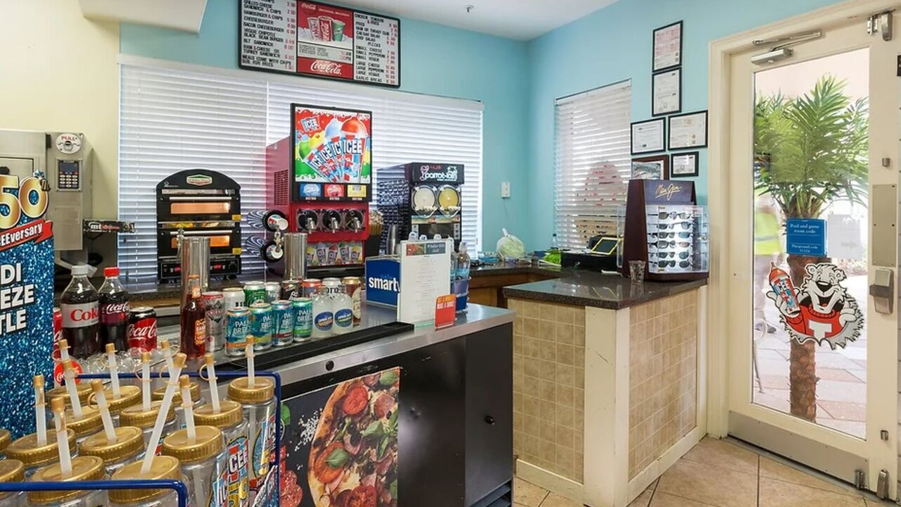 2778 Windsor Hills 3 Bed Condo- All Included - Image 72