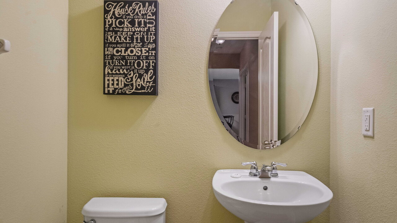 2820 Cozy Gem in Kissimmee with pool - Image 8