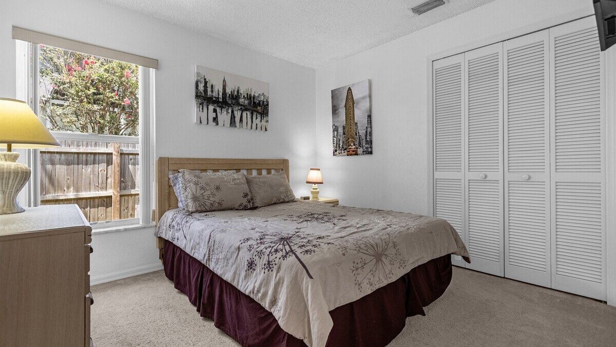 2974 Family-Friendly 3-Bedroom Pool Home - Image 16