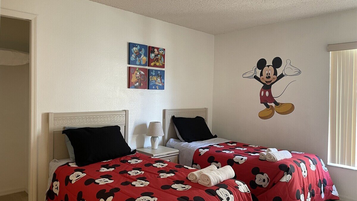 2974 Family-Friendly 3-Bedroom Pool Home - Image 19