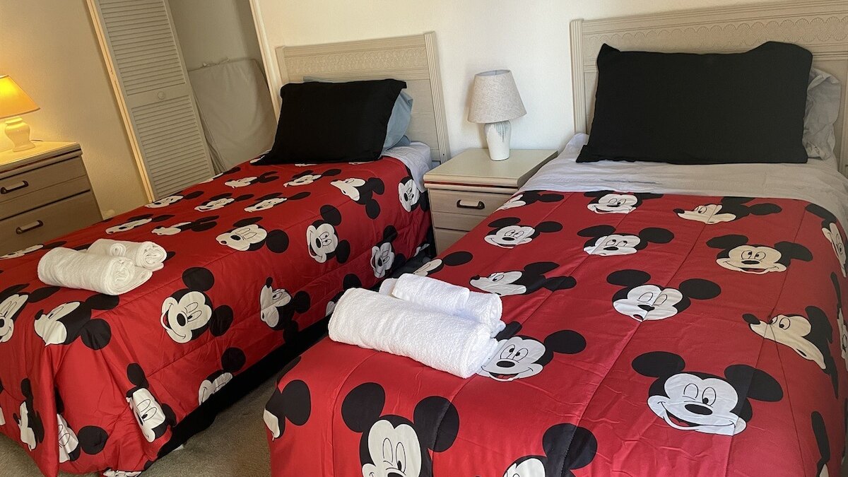 2974 Family-Friendly 3-Bedroom Pool Home - Image 18