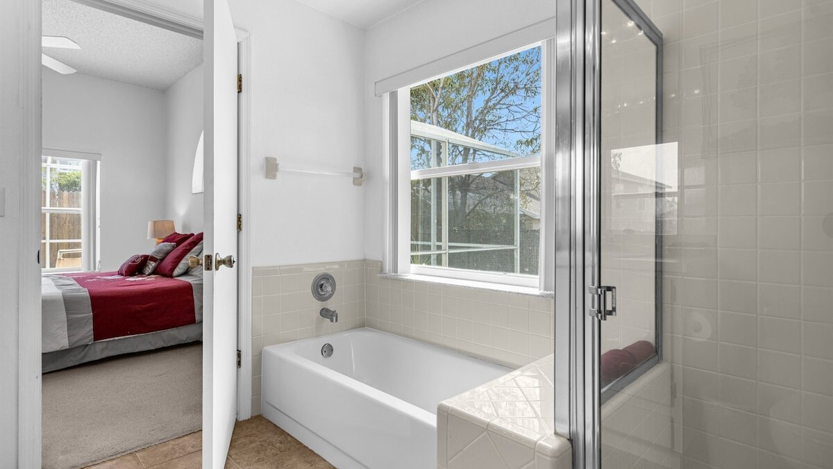 2974 Family-Friendly 3-Bedroom Pool Home - Image 20