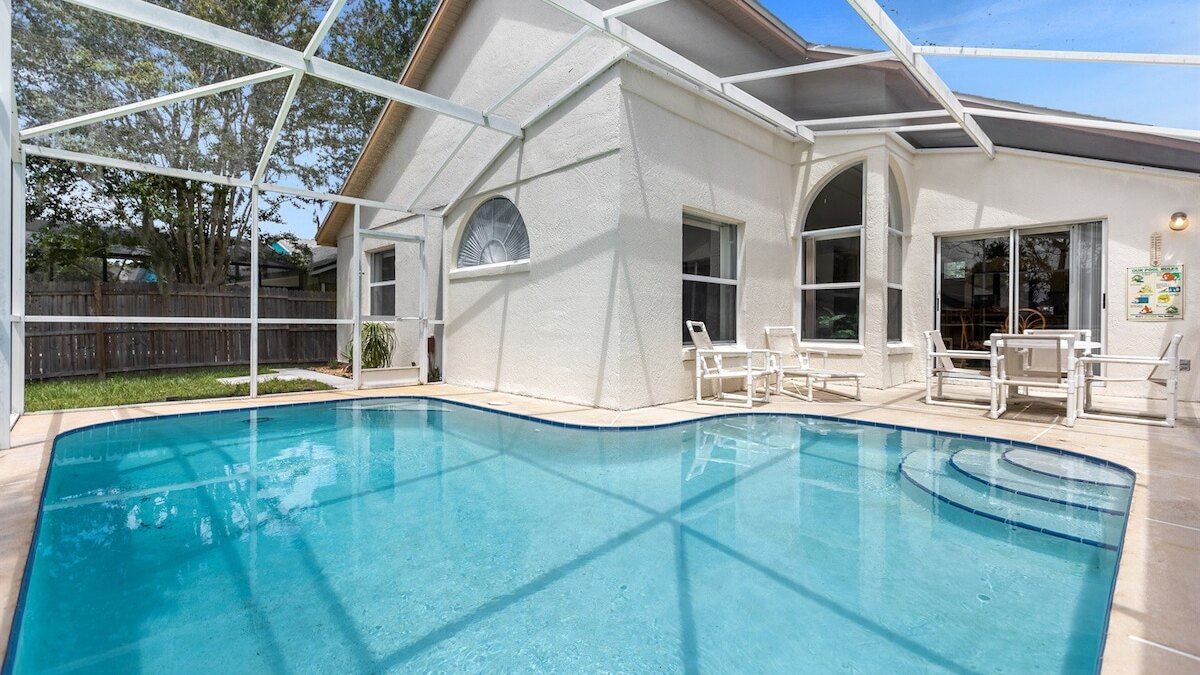 2974 Family-Friendly 3-Bedroom Pool Home - Image 23