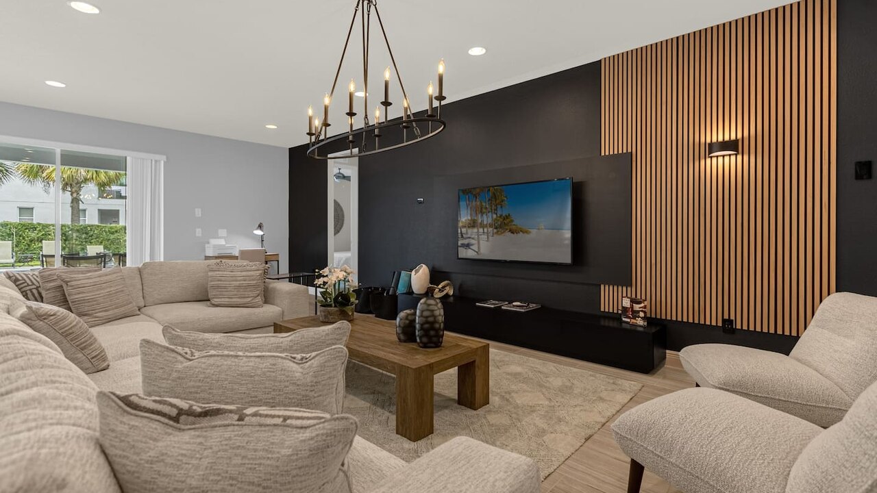 310-Modern Luxury w/ 12 Ensuite BDs Pool&Spa Theater - Image 5