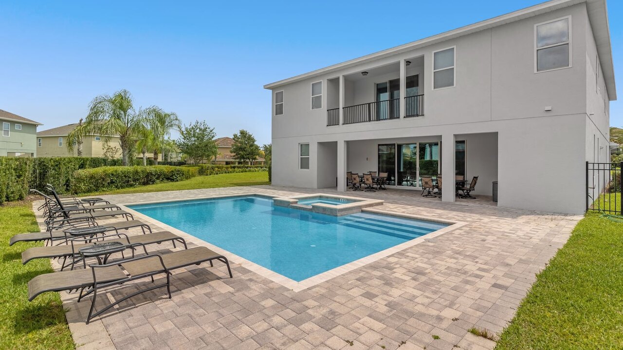 310-Modern Luxury w/ 12 Ensuite BDs Pool&Spa Theater - Image 24