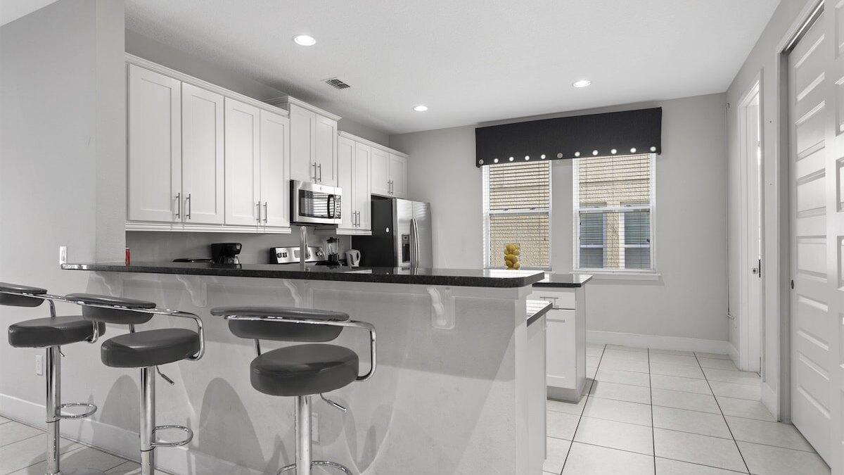 350-360 Huge Villas - near Disney - 15 BDs - Image 16