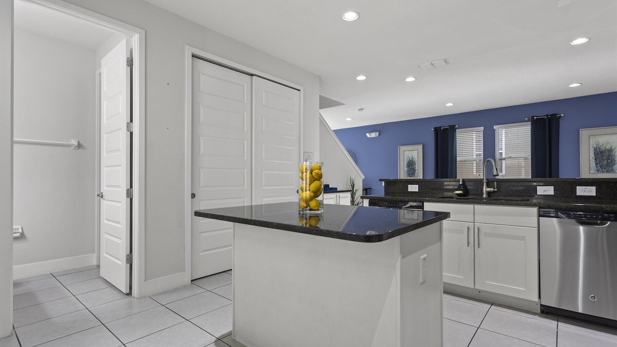 350-360 Huge Villas - near Disney - 15 BDs - Image 19