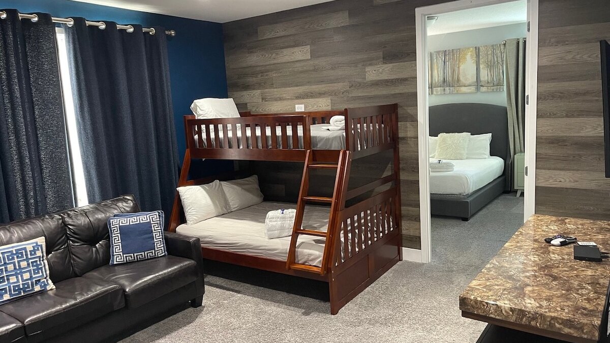 350-360 Huge Villas - near Disney - 15 BDs - Image 42