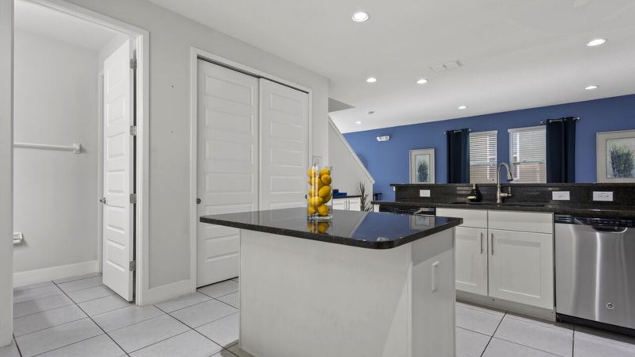 360 Villa - 7BD - Pool / Theme Beds by Disney - Image 11