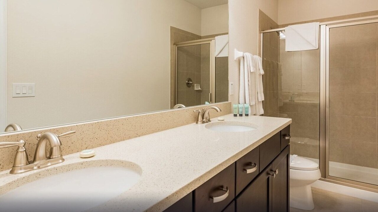 361-Ultimate Mansion-9Bed-Pool/Spa/Game - Image 5