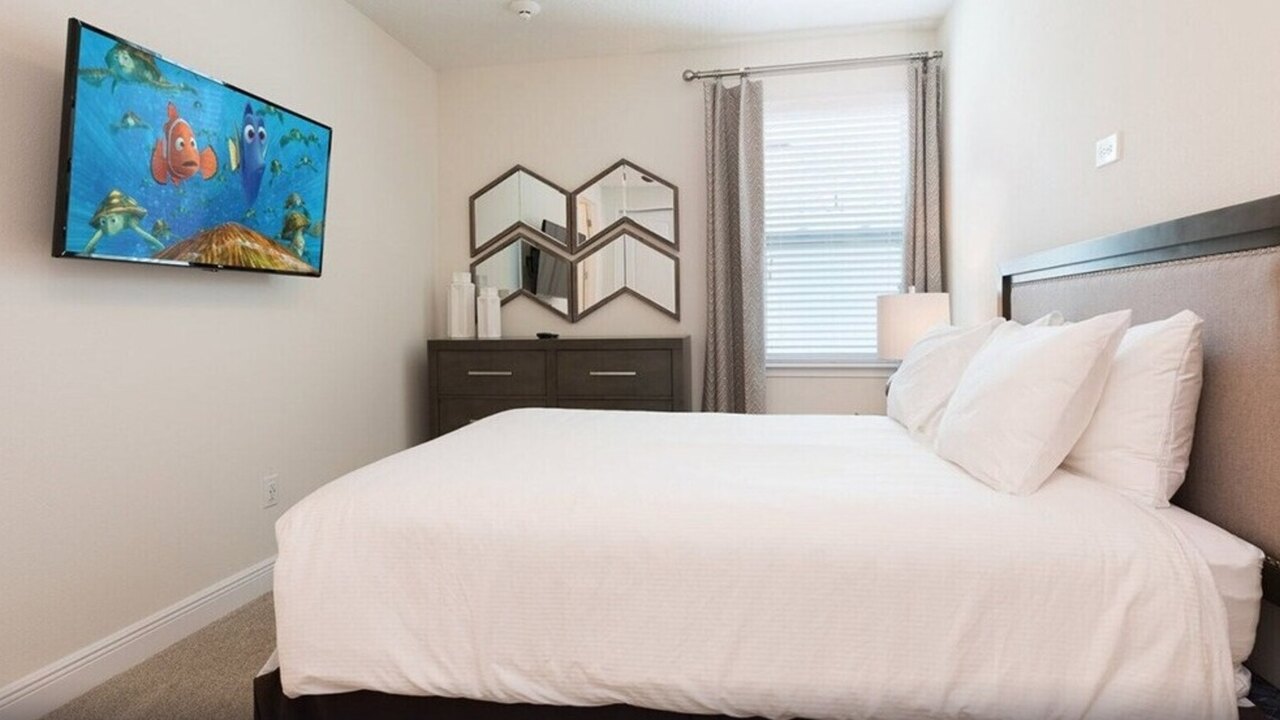 361-Ultimate Mansion-9Bed-Pool/Spa/Game - Image 18