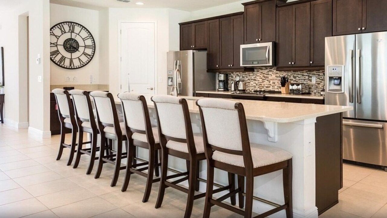 361-Ultimate Mansion-9Bed-Pool/Spa/Game - Image 25