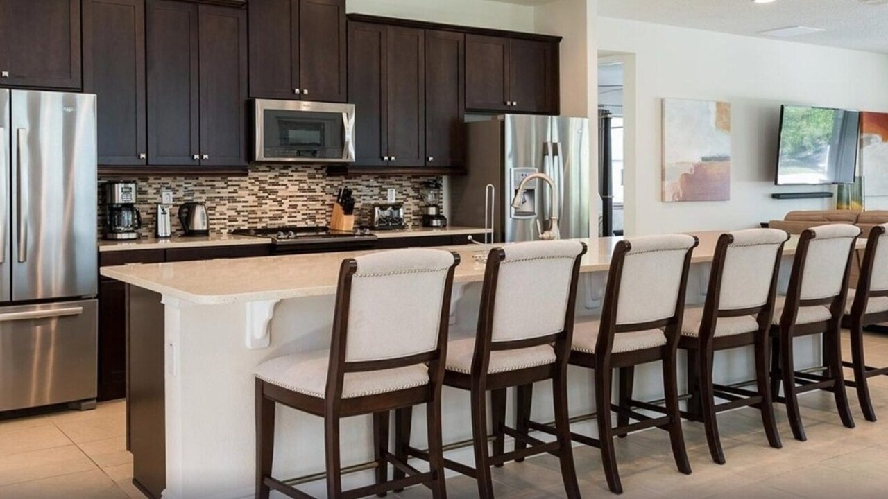 361-Ultimate Mansion-9Bed-Pool/Spa/Game - Image 48