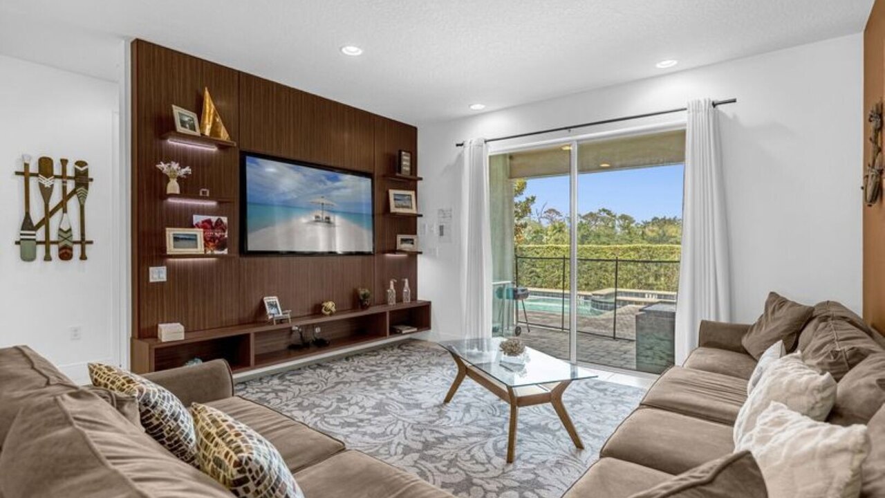 371P Fabulous 8 BD Private Pool & Spa - By Disney - Image 4