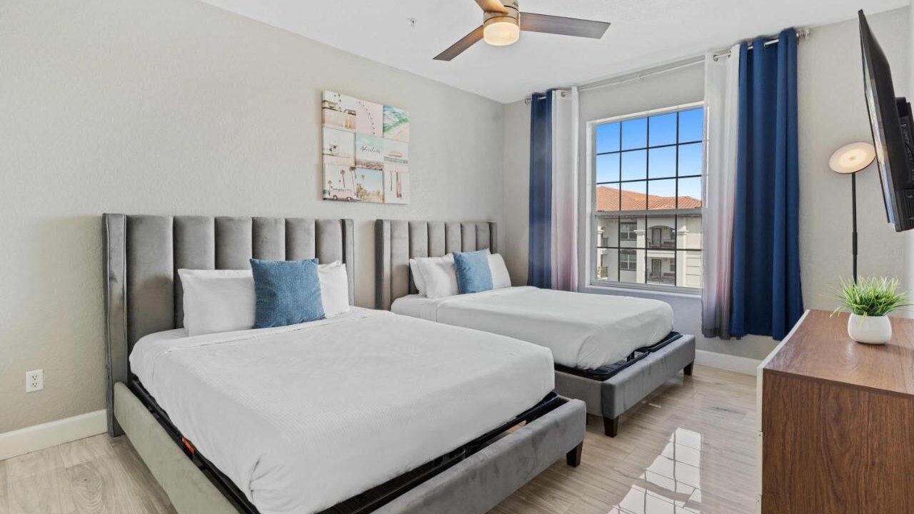 4102 Stylish 3-Bedroom Apartment at Vista Cay #304 - Image 13