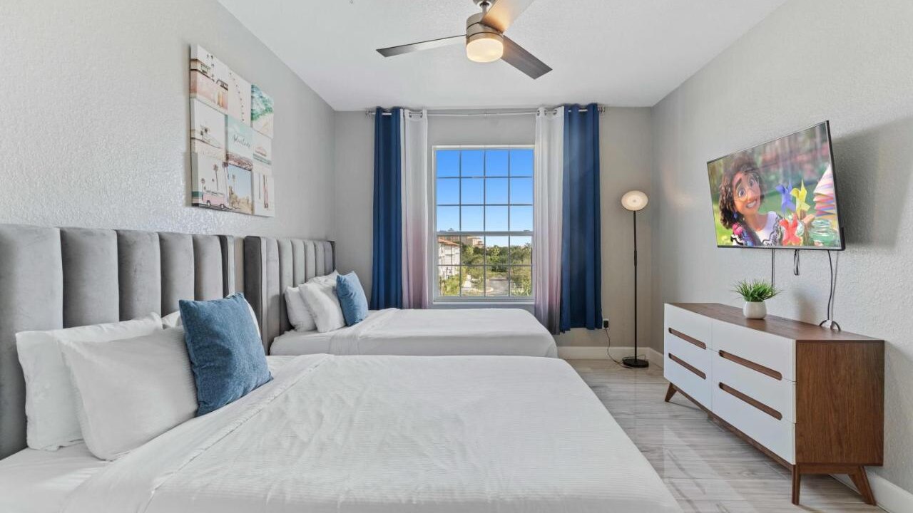 4102 Stylish 3-Bedroom Apartment at Vista Cay #304 - Image 15