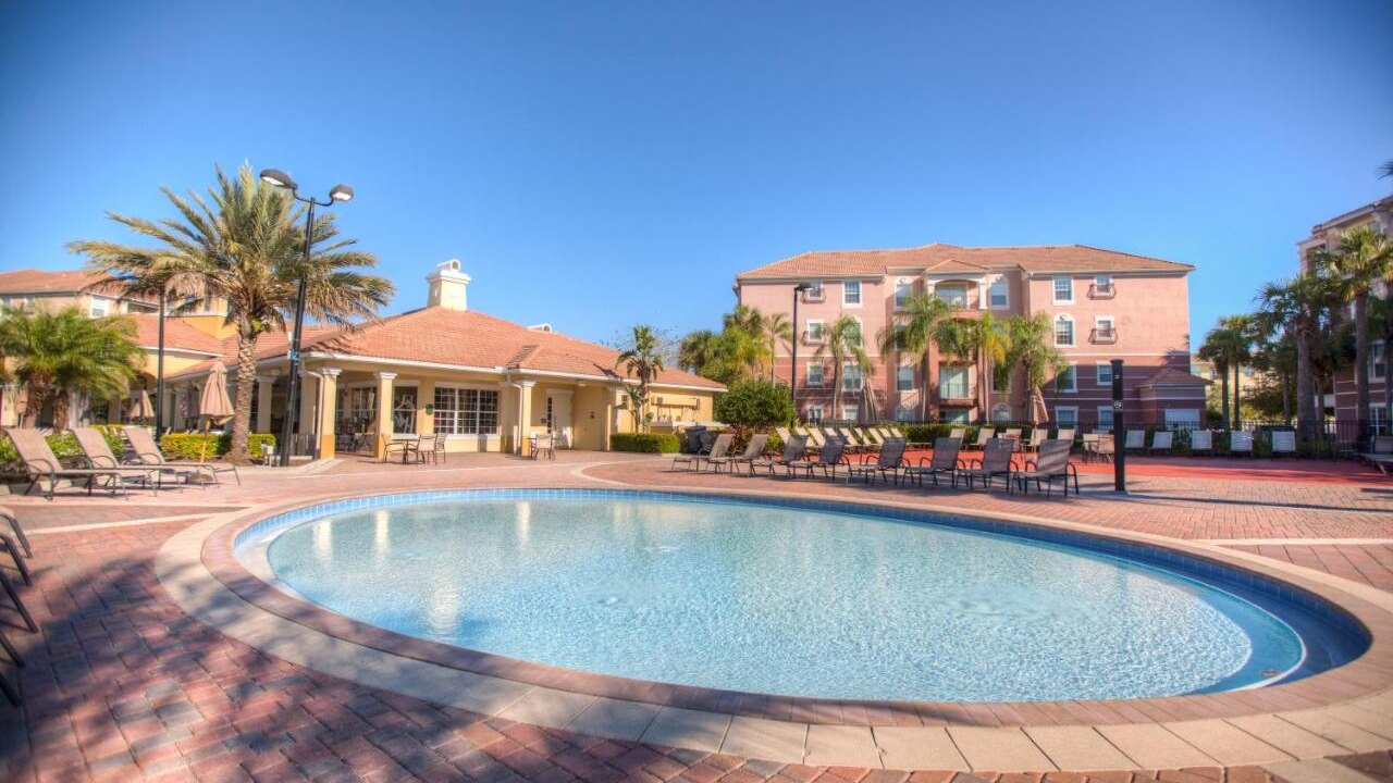 4102 Stylish 3-Bedroom Apartment at Vista Cay #304 - Image 41