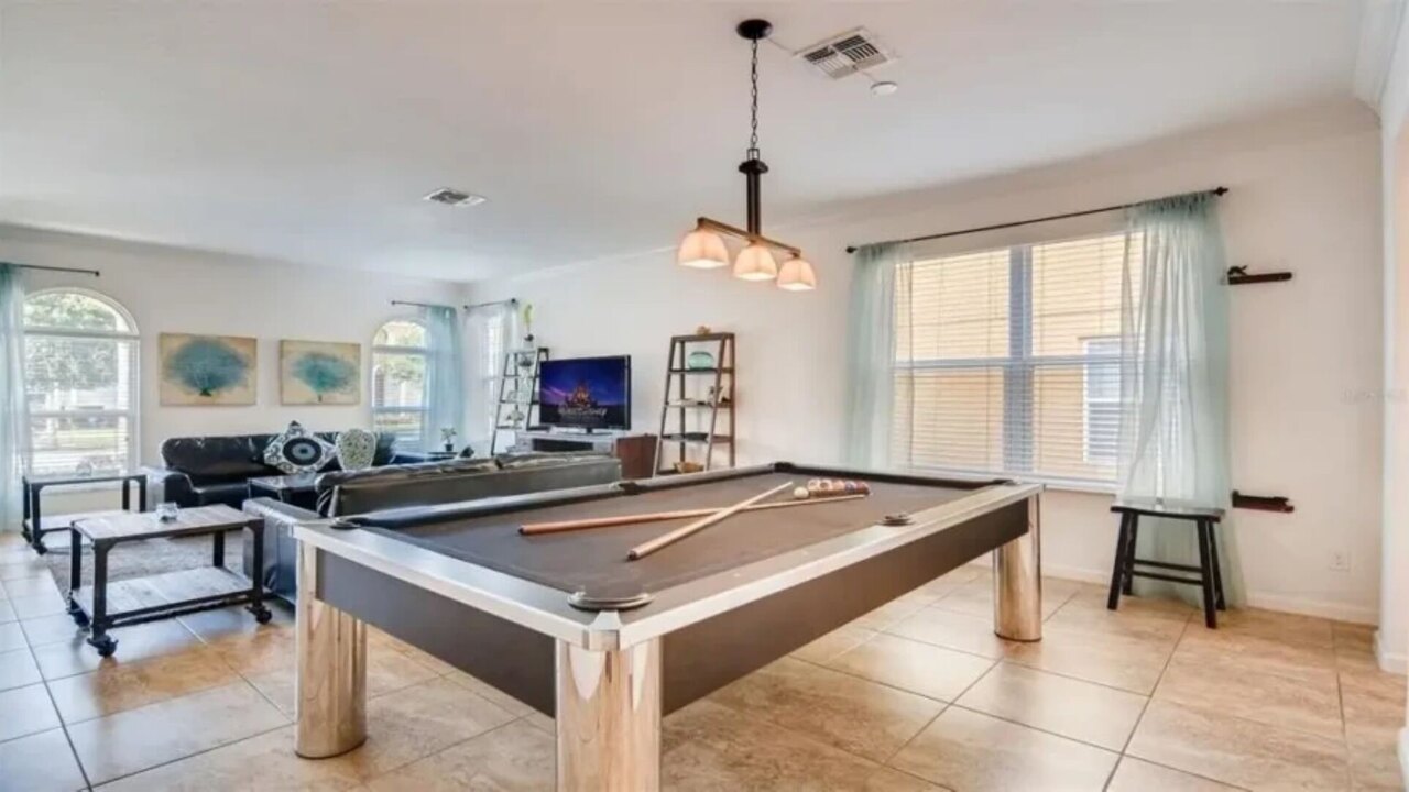 427 Wonderful 6 Bed near Disney - Image 14