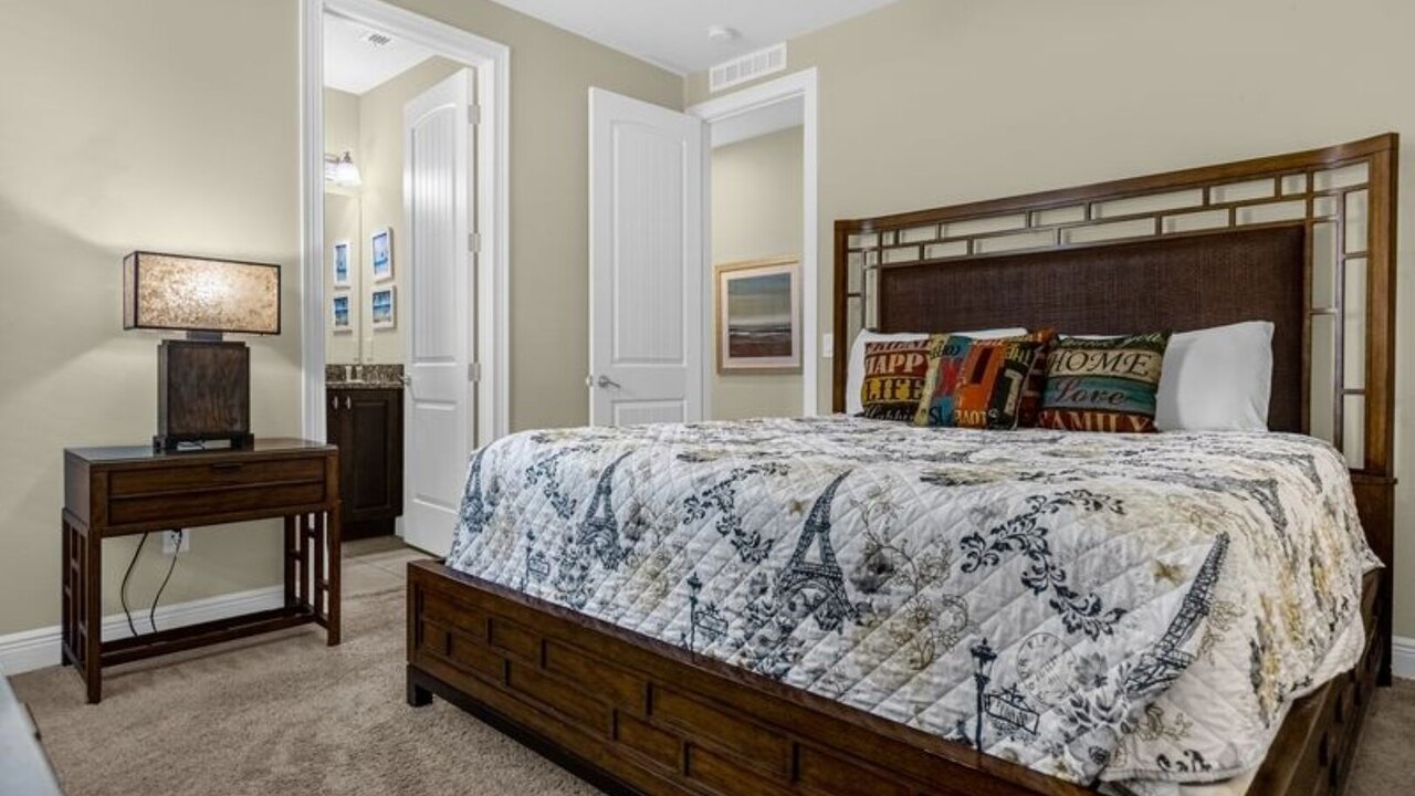 431 Villa - Spacious 7BD - Screened Pool&SPA - Image 11