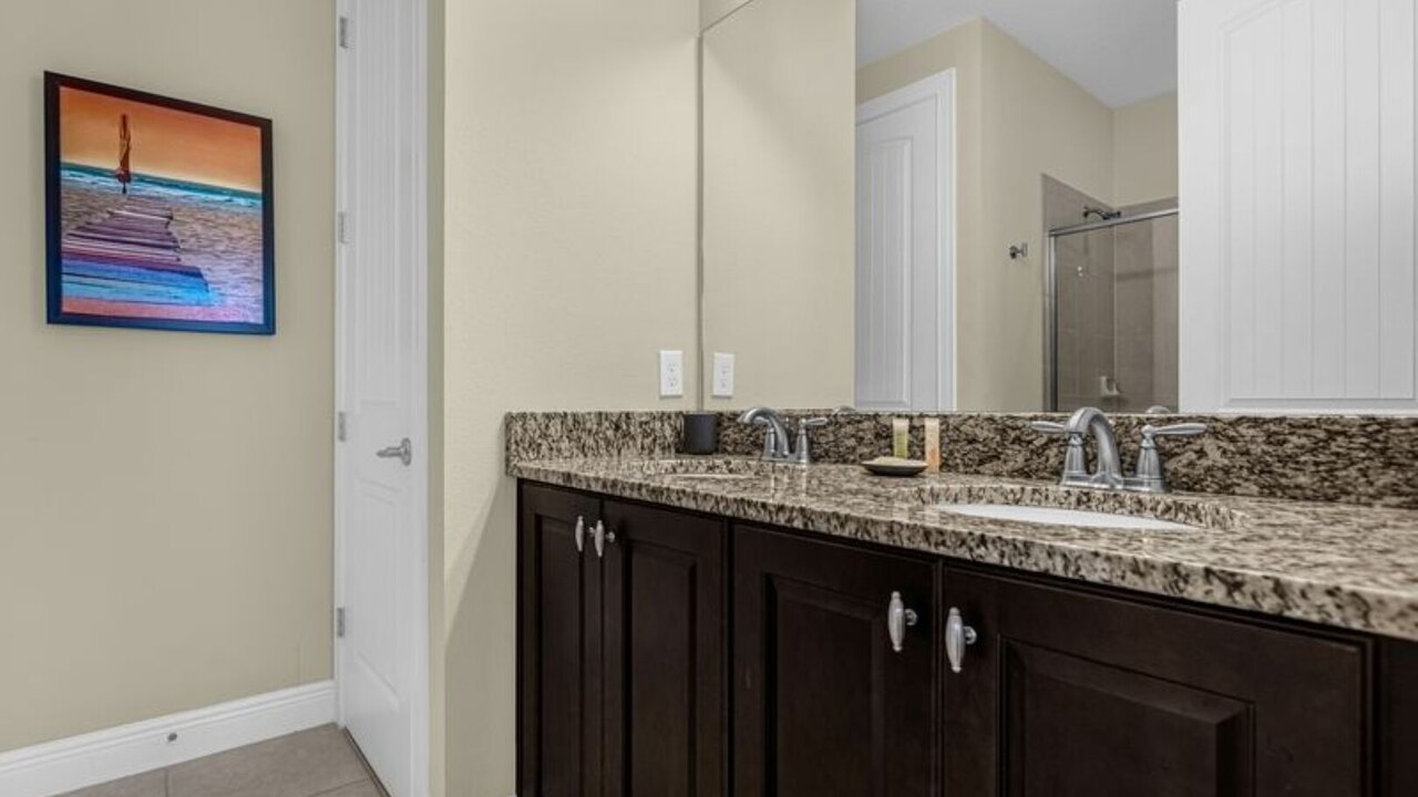 431 Villa - Spacious 7BD - Screened Pool&SPA - Image 22