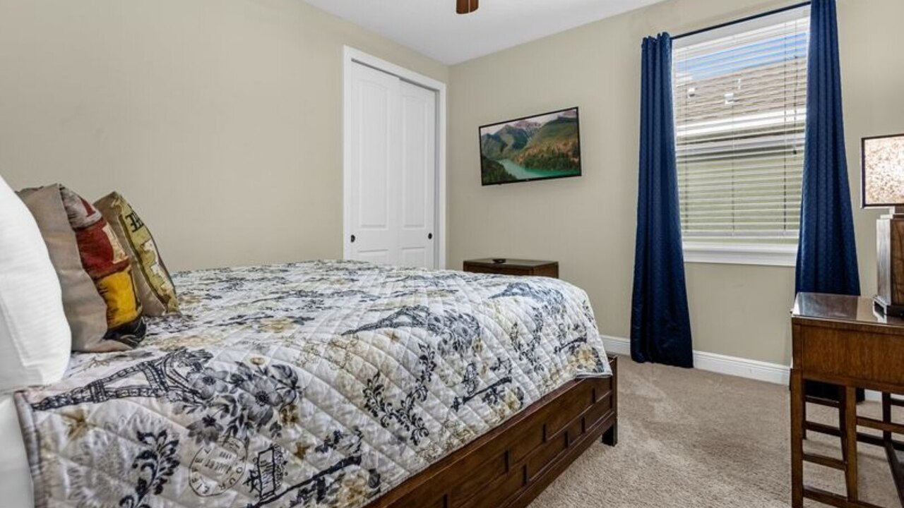 431 Villa - Spacious 7BD - Screened Pool&SPA - Image 16