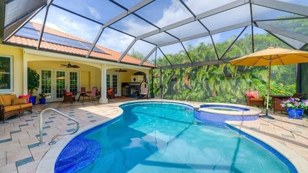 Country Club Residence Villa - Image 1