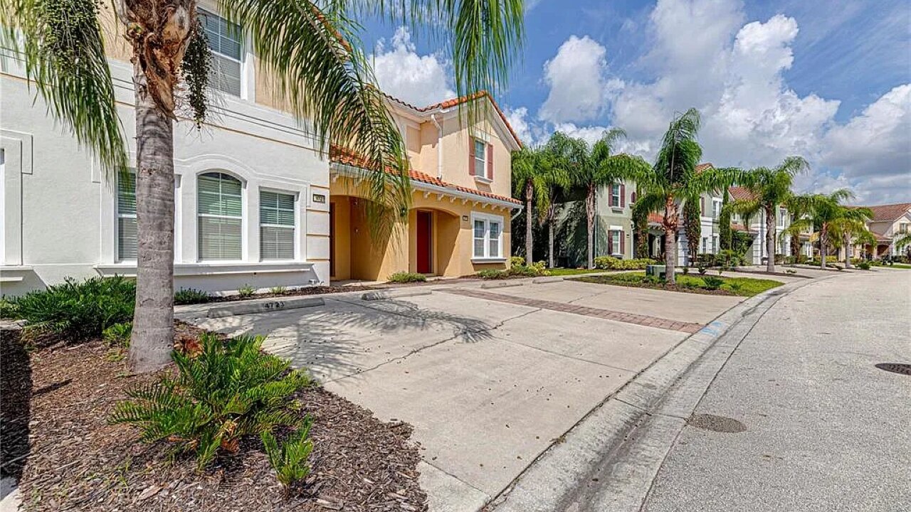 4723 Private 4BR Oasis w/ Pool Near Disney - Image 3