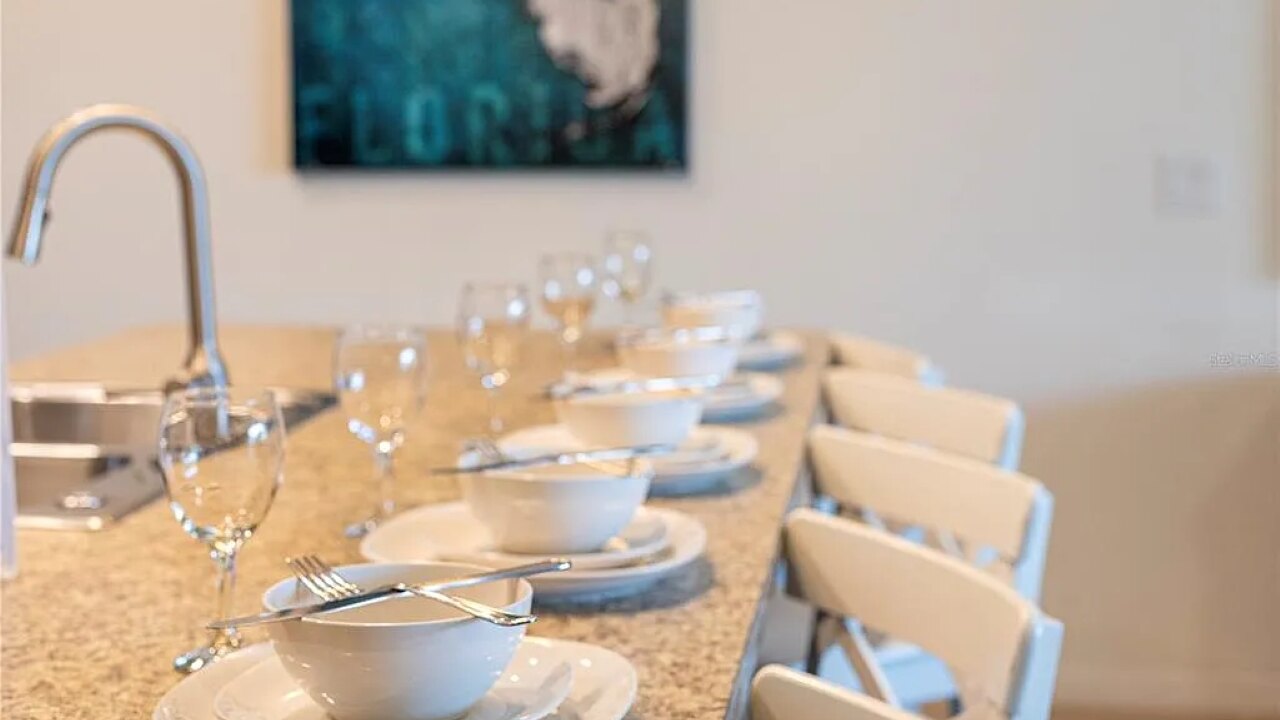 4723 Private 4BR Oasis w/ Pool Near Disney - Image 10