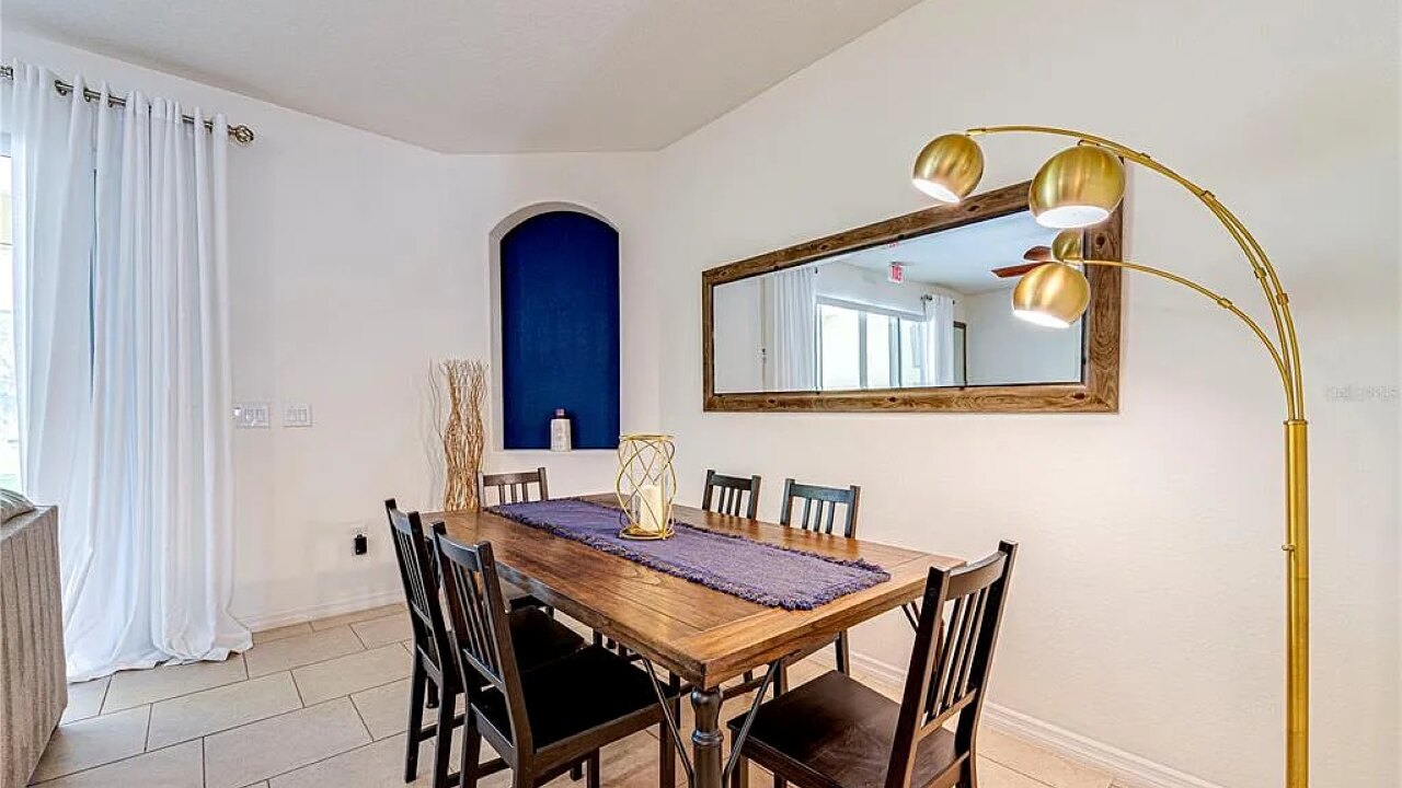 4723 Private 4BR Oasis w/ Pool Near Disney - Image 9