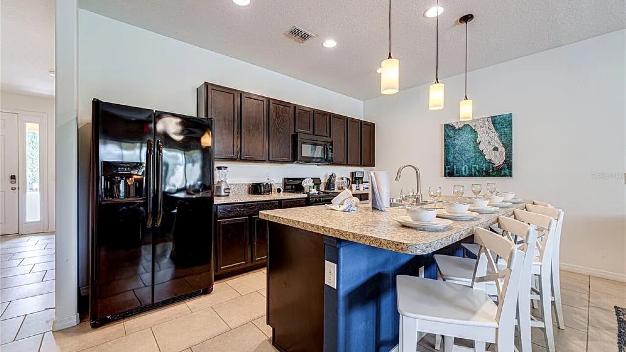 4723 Private 4BR Oasis w/ Pool Near Disney - Image 11