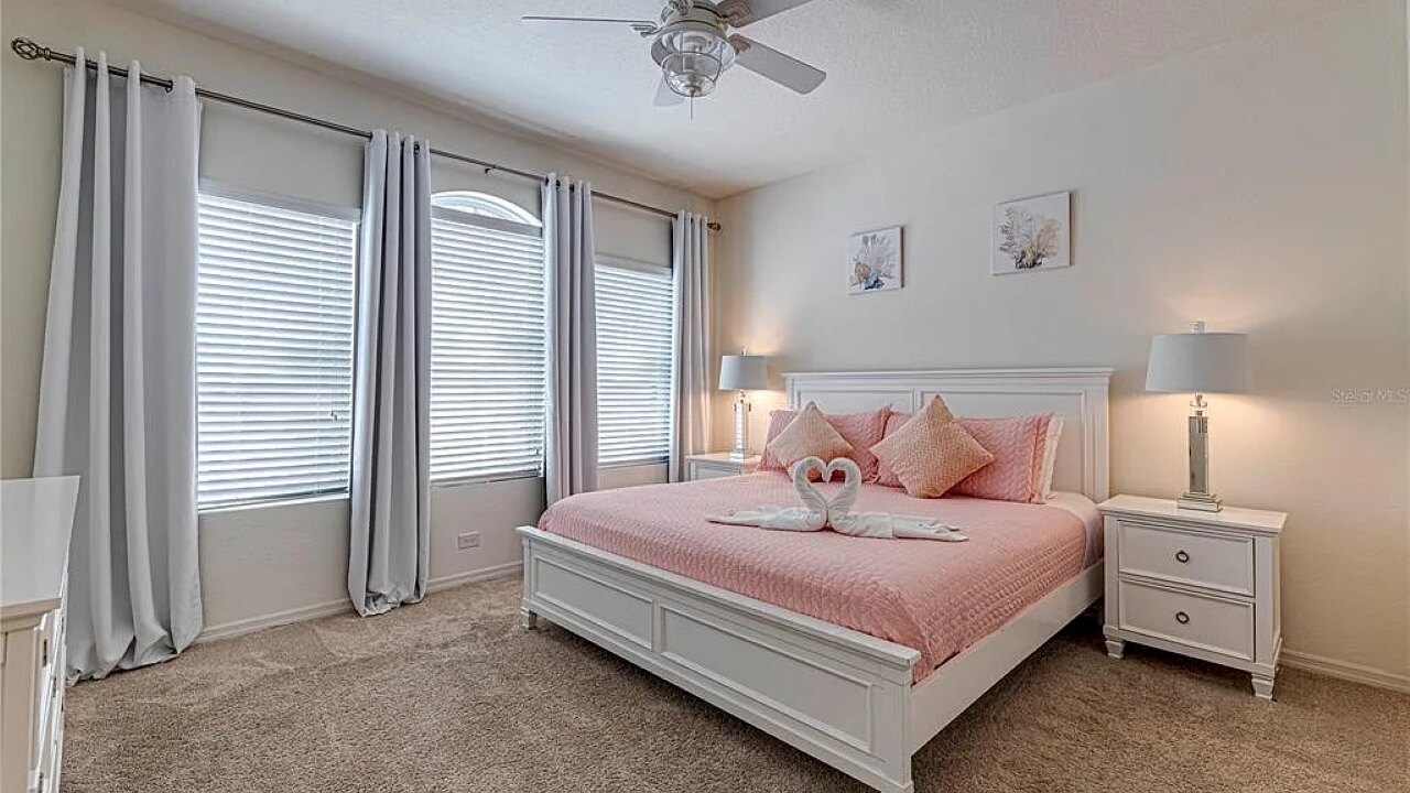 4723 Private 4BR Oasis w/ Pool Near Disney - Image 15