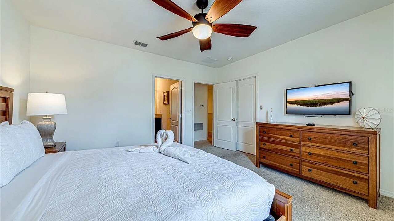 4723 Private 4BR Oasis w/ Pool Near Disney - Image 18