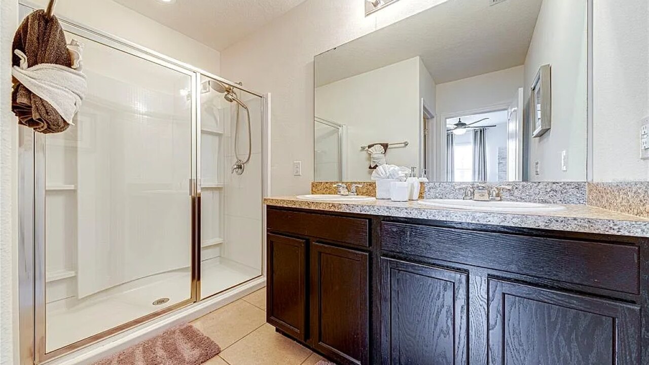 4723 Private 4BR Oasis w/ Pool Near Disney - Image 27