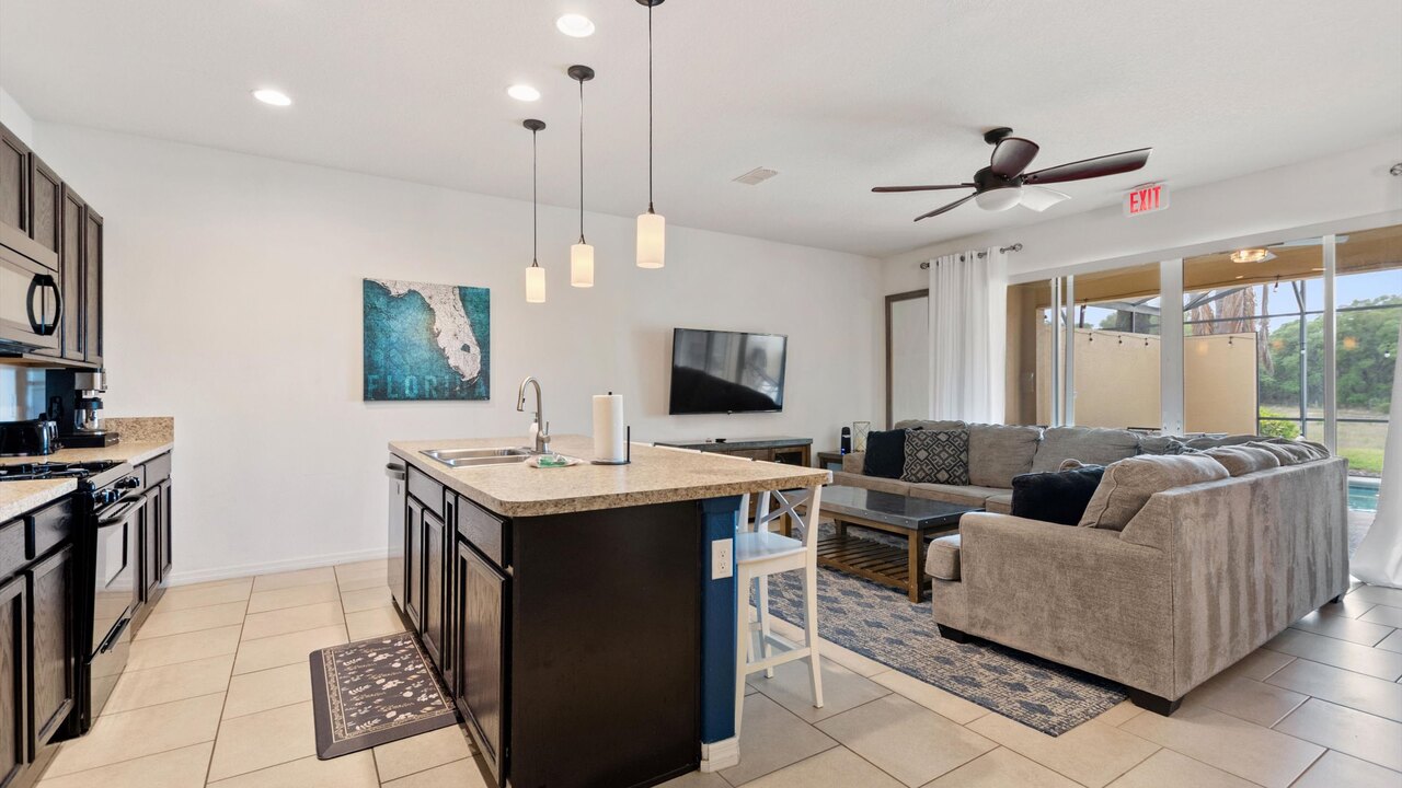 4723 Private 4BR Oasis w/ Pool Near Disney - Image 6