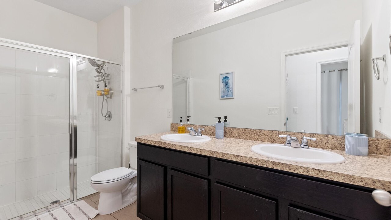 4723 Private 4BR Oasis w/ Pool Near Disney - Image 17