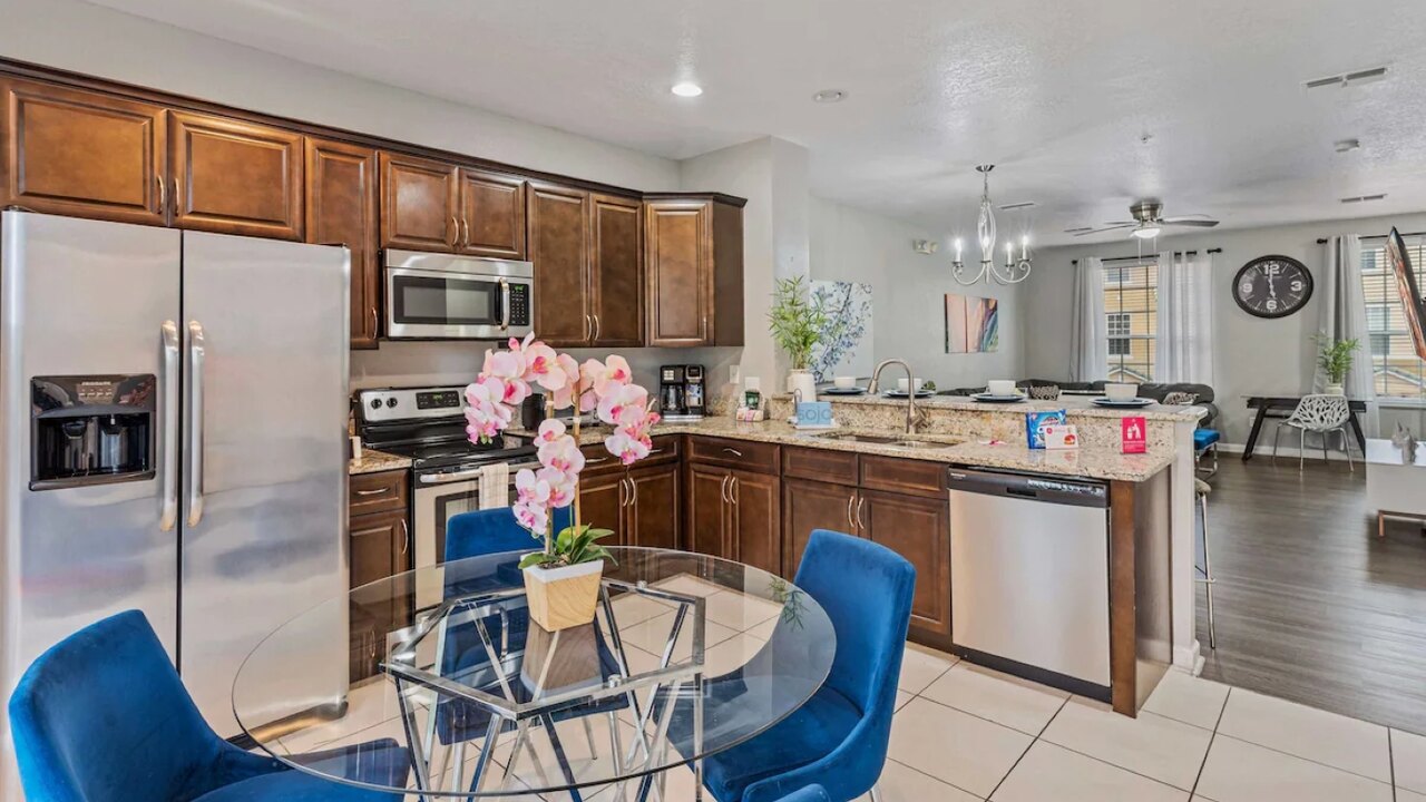 4801 Modern 3BD & 3Bath Oasis at Vista Cay #166 - Image 8