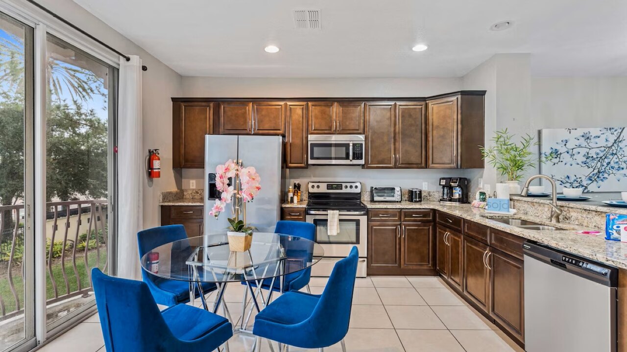 4801 Modern 3BD & 3Bath Oasis at Vista Cay #166 - Image 10