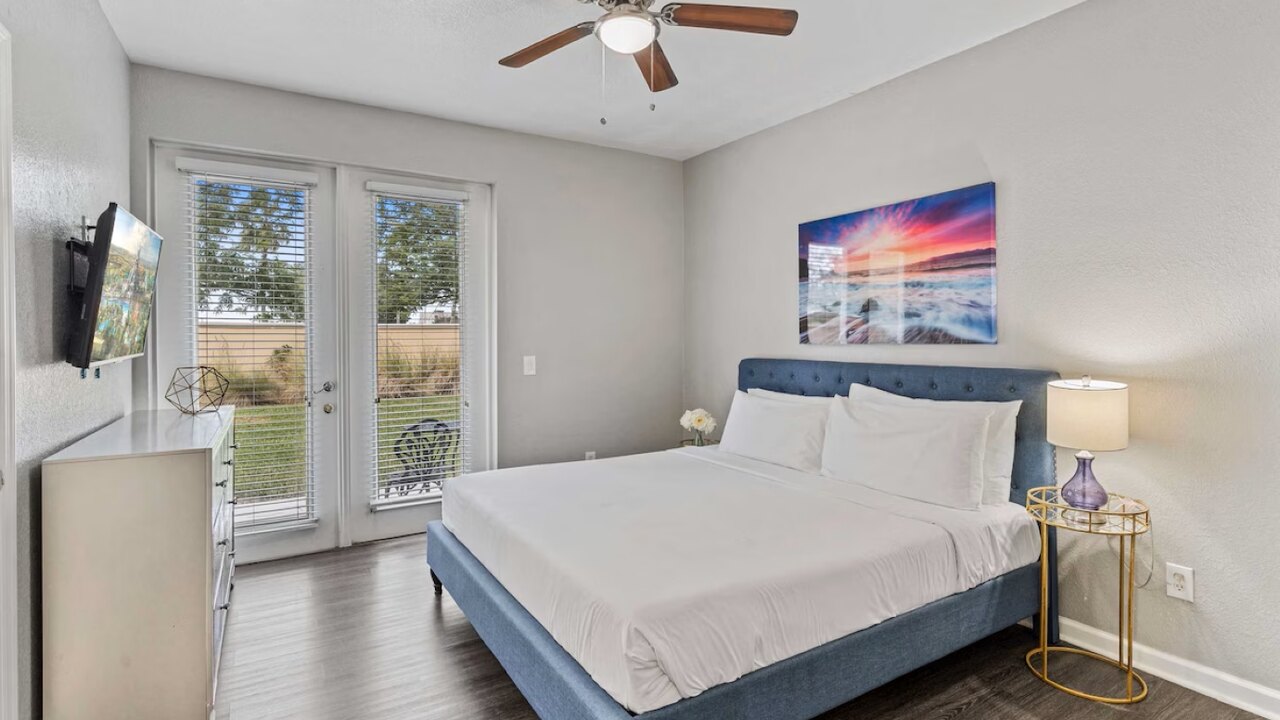 4801 Modern 3BD & 3Bath Oasis at Vista Cay #166 - Image 20