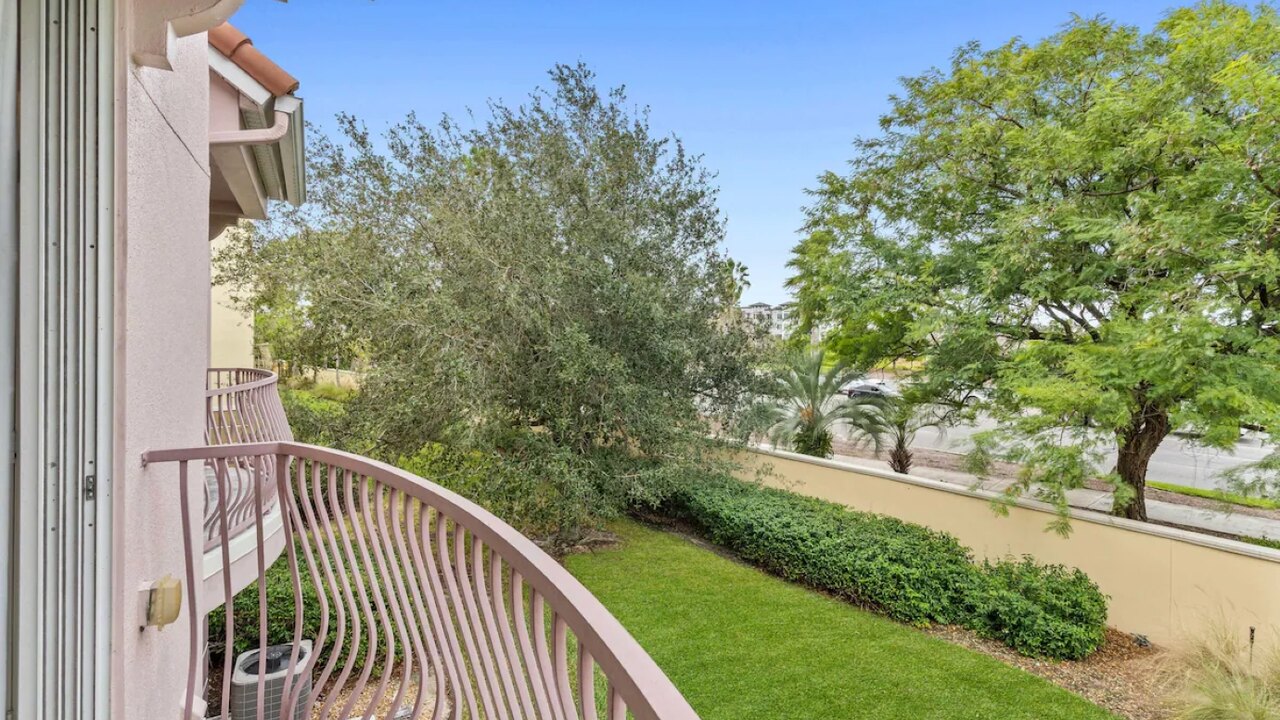 4801 Modern 3BD & 3Bath Oasis at Vista Cay #166 - Image 26