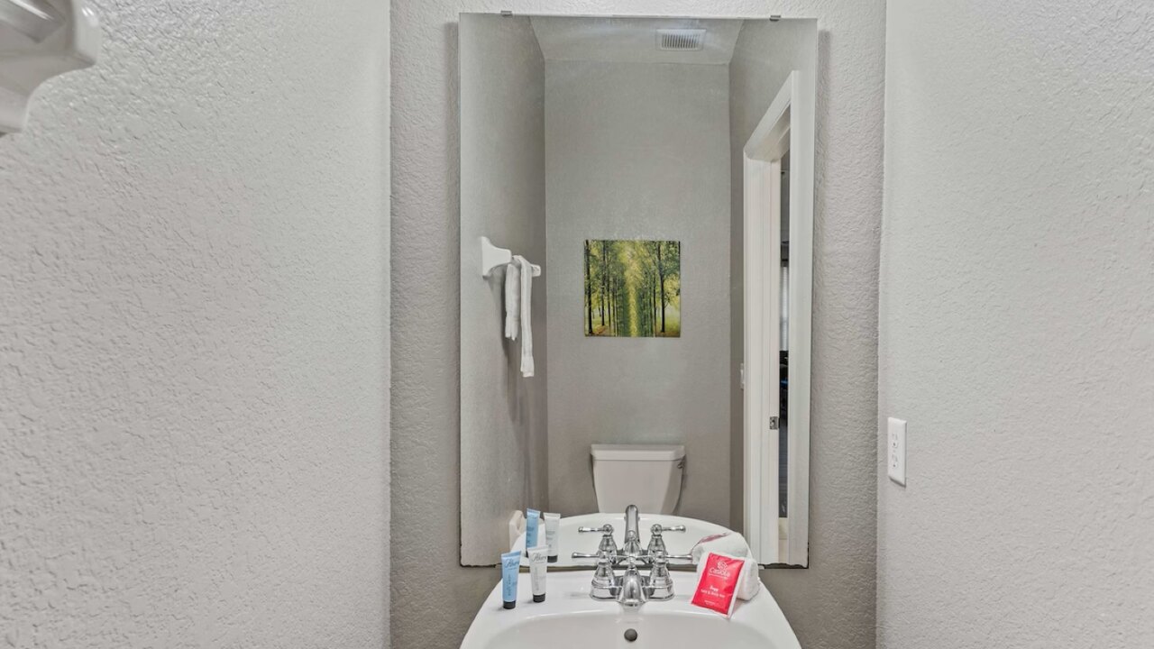 4801 Modern 3BD & 3Bath Oasis at Vista Cay #166 - Image 32