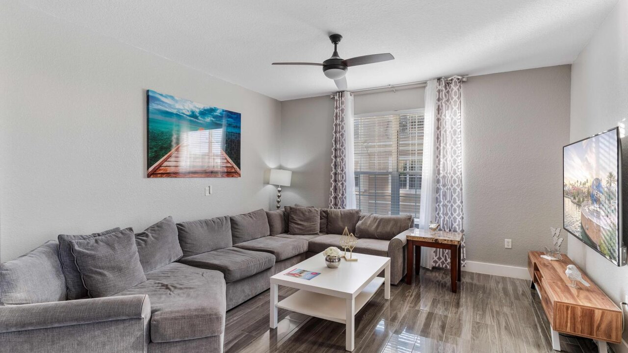 4804 Stylish 4BR Townhouse at Vista Cay #307 - Image 1